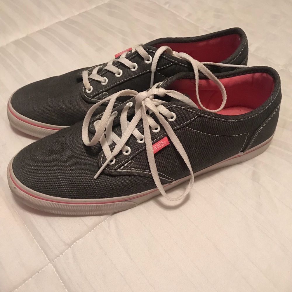 Women’s Vans - Picture 4 of 4